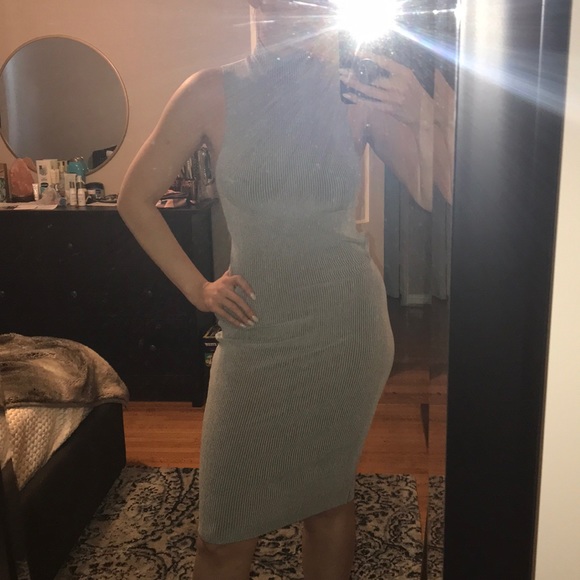 Open back dress - Picture 3 of 4